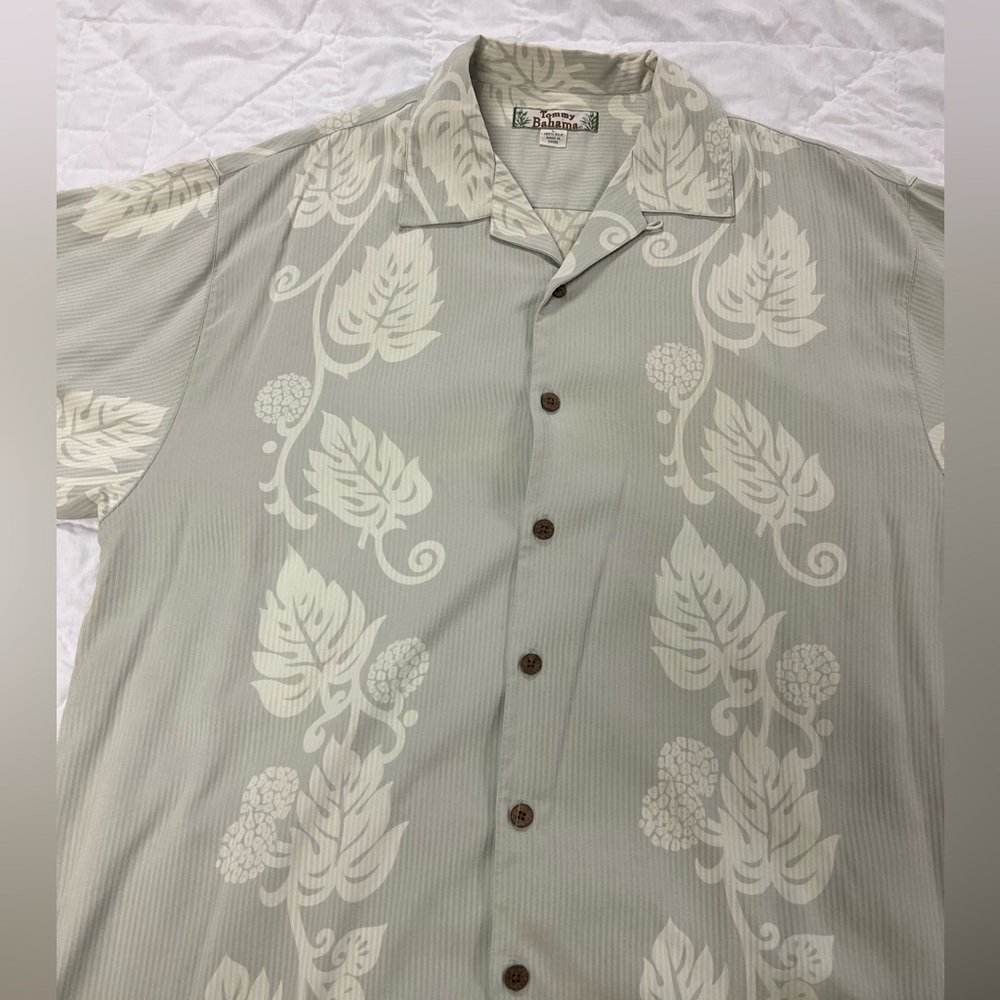 Vintage Tommy Bahama 100% Silk Shirt
